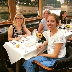 Meet your Posher, Chloe